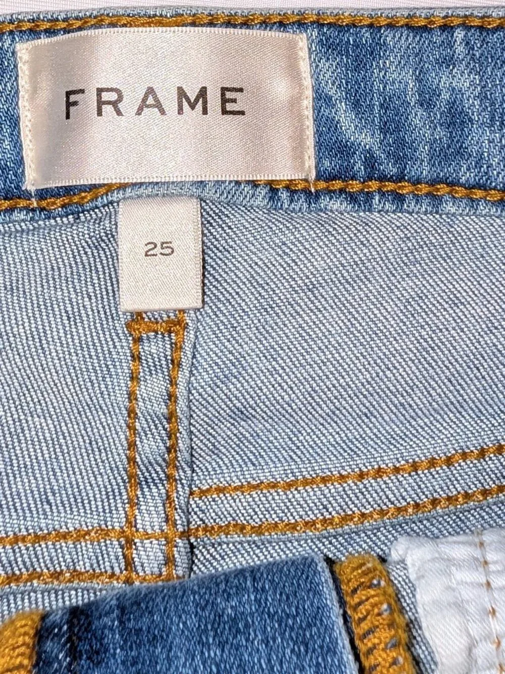 Frame | Le Crop Mini Boot in Gold Hologram | Size 25